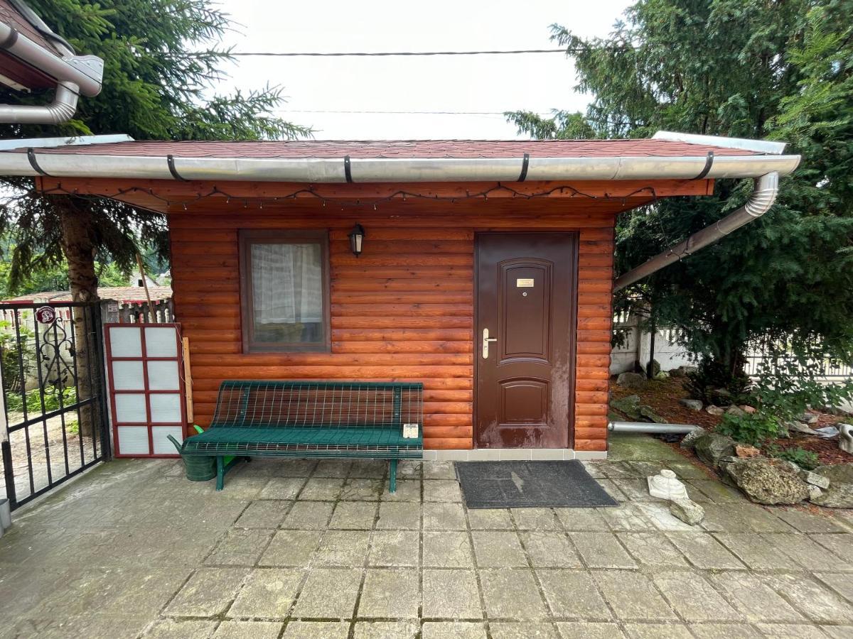Tiszavirag Apartman Tiszakeszi Buitenkant foto