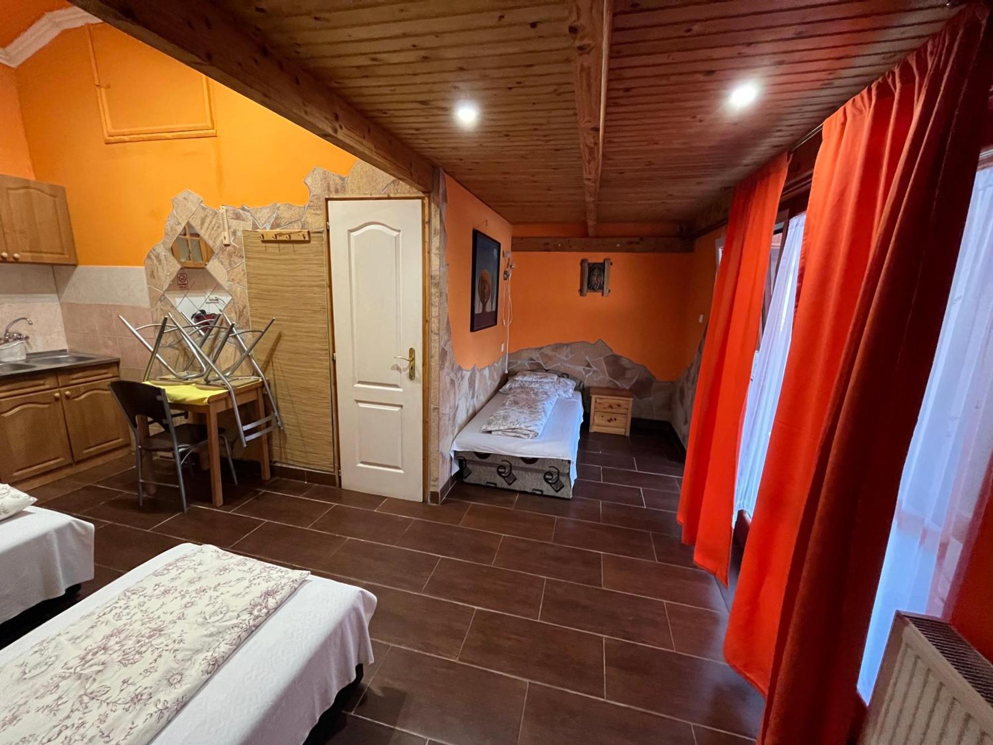 Tiszavirag Apartman Tiszakeszi Buitenkant foto