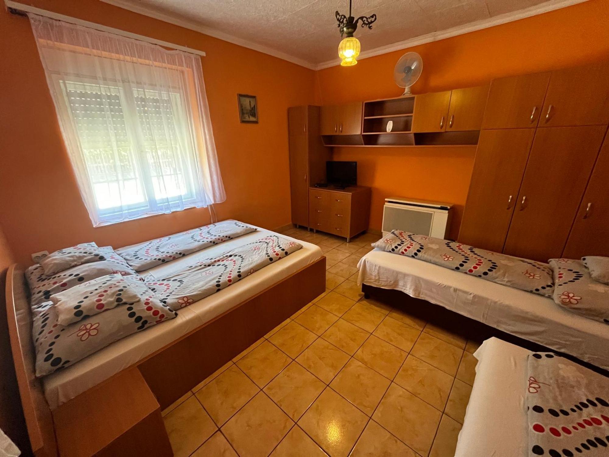 Tiszavirag Apartman Tiszakeszi Buitenkant foto