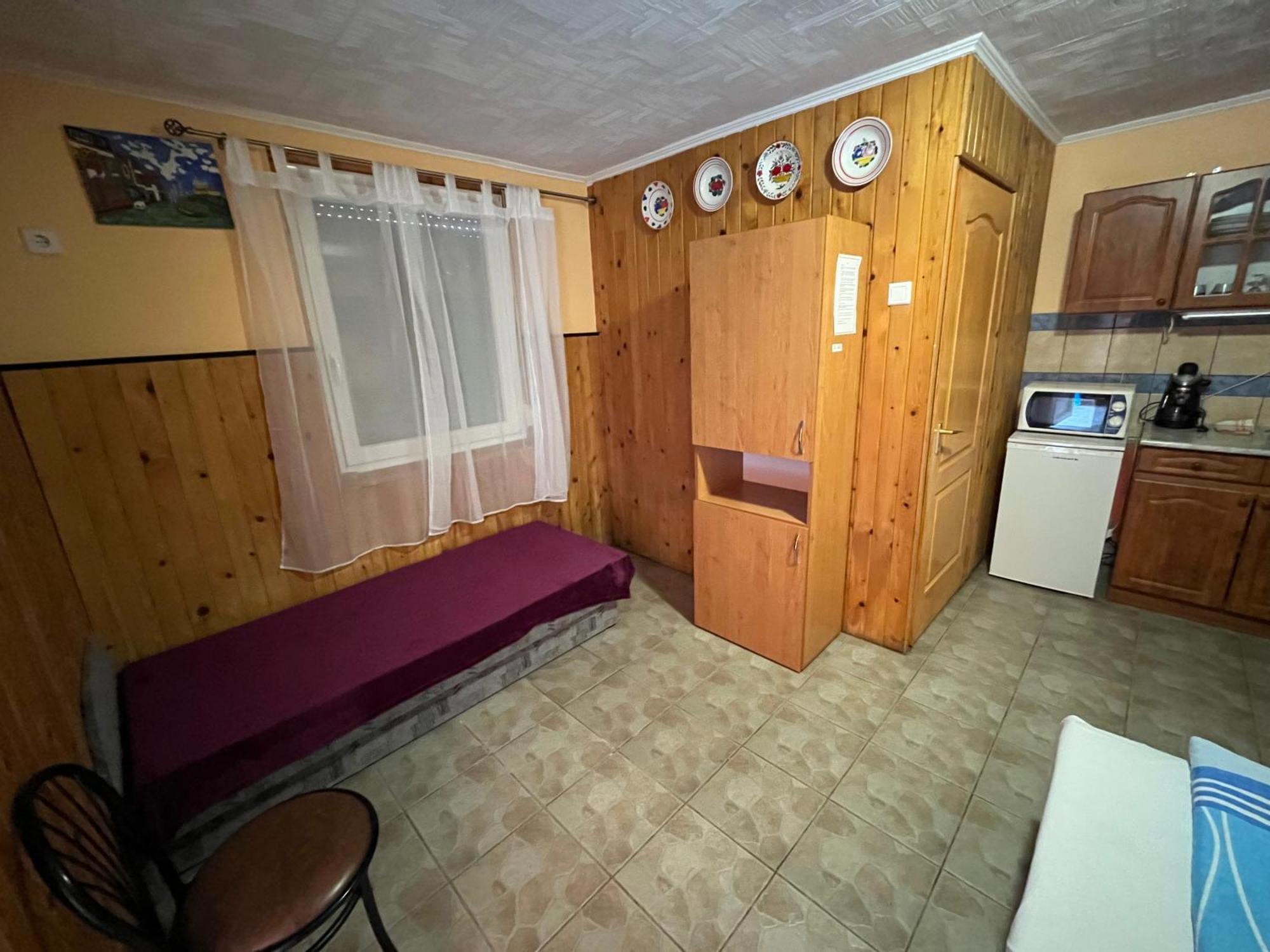 Tiszavirag Apartman Tiszakeszi Buitenkant foto