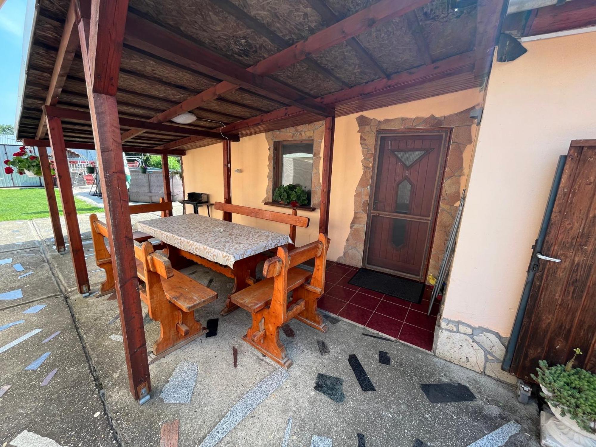Tiszavirag Apartman Tiszakeszi Buitenkant foto