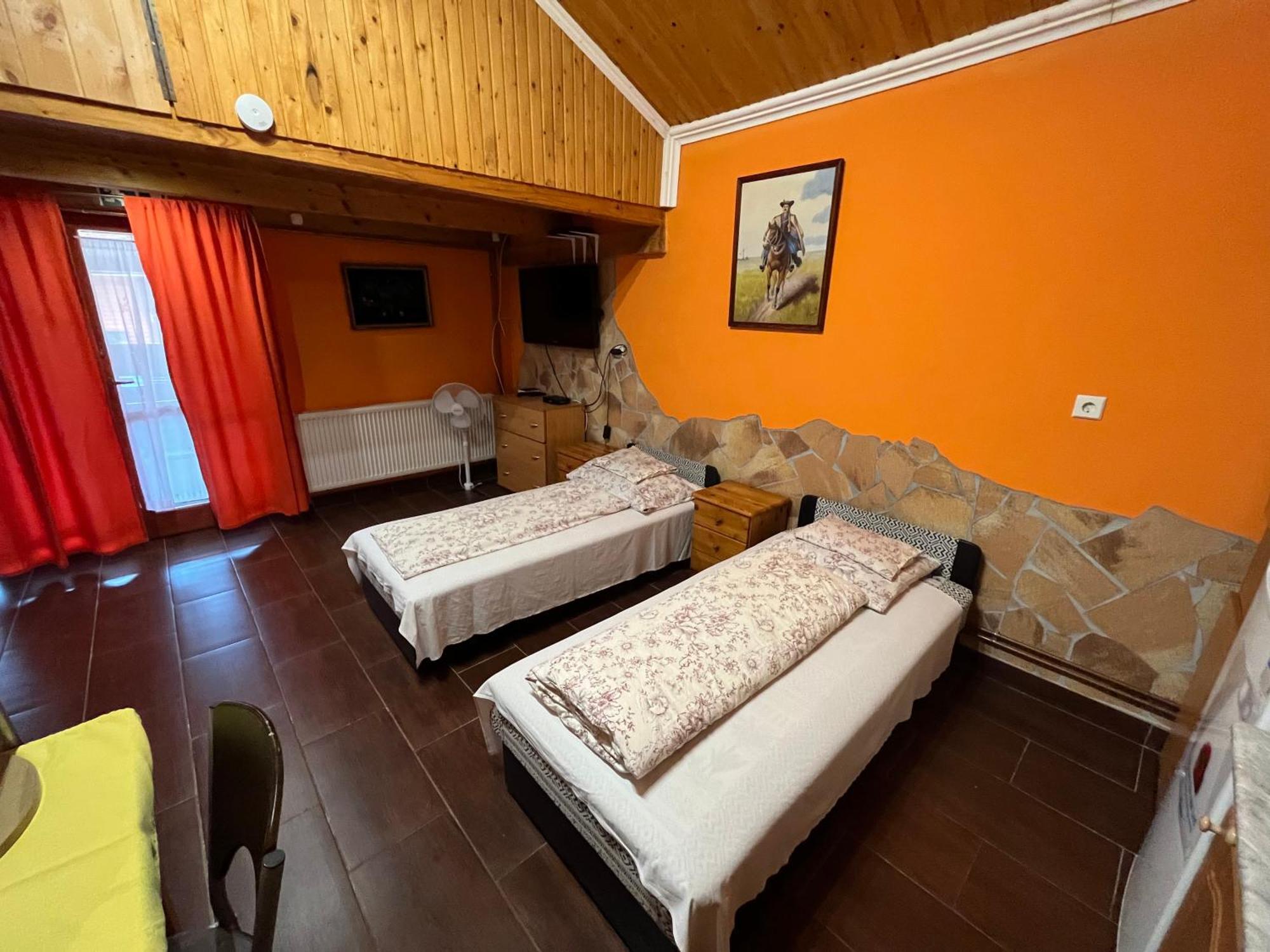 Tiszavirag Apartman Tiszakeszi Buitenkant foto