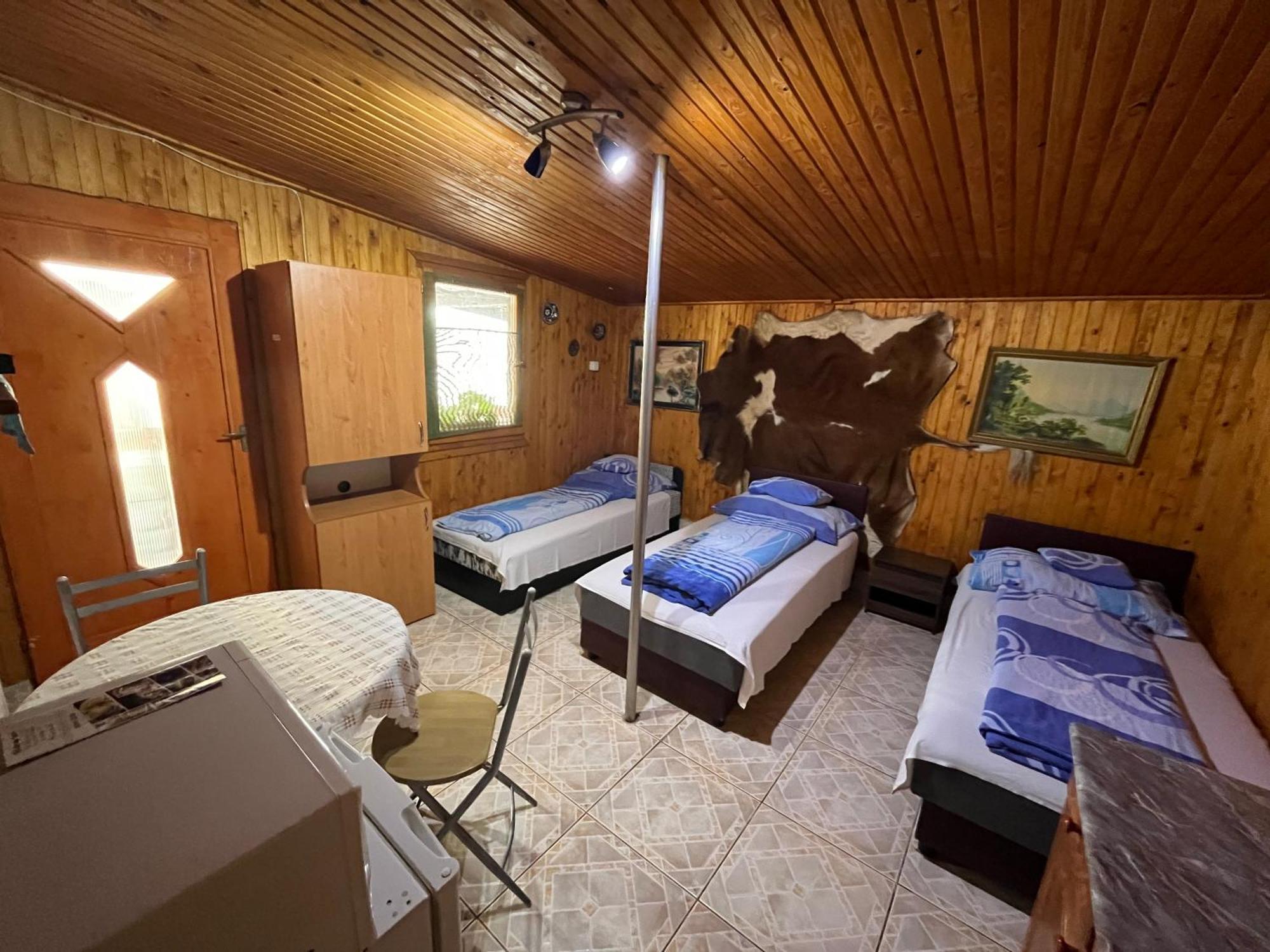 Tiszavirag Apartman Tiszakeszi Buitenkant foto