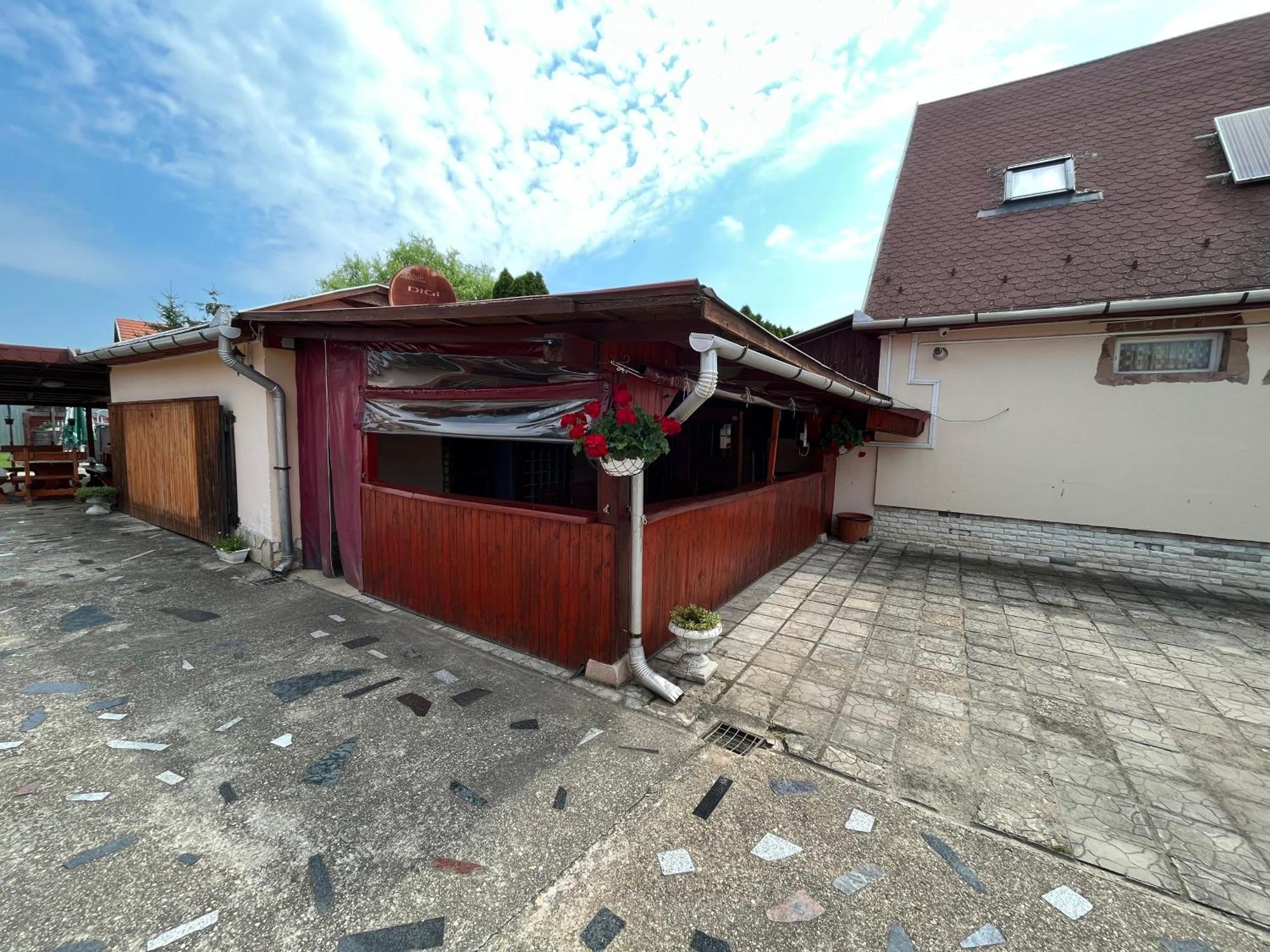 Tiszavirag Apartman Tiszakeszi Buitenkant foto