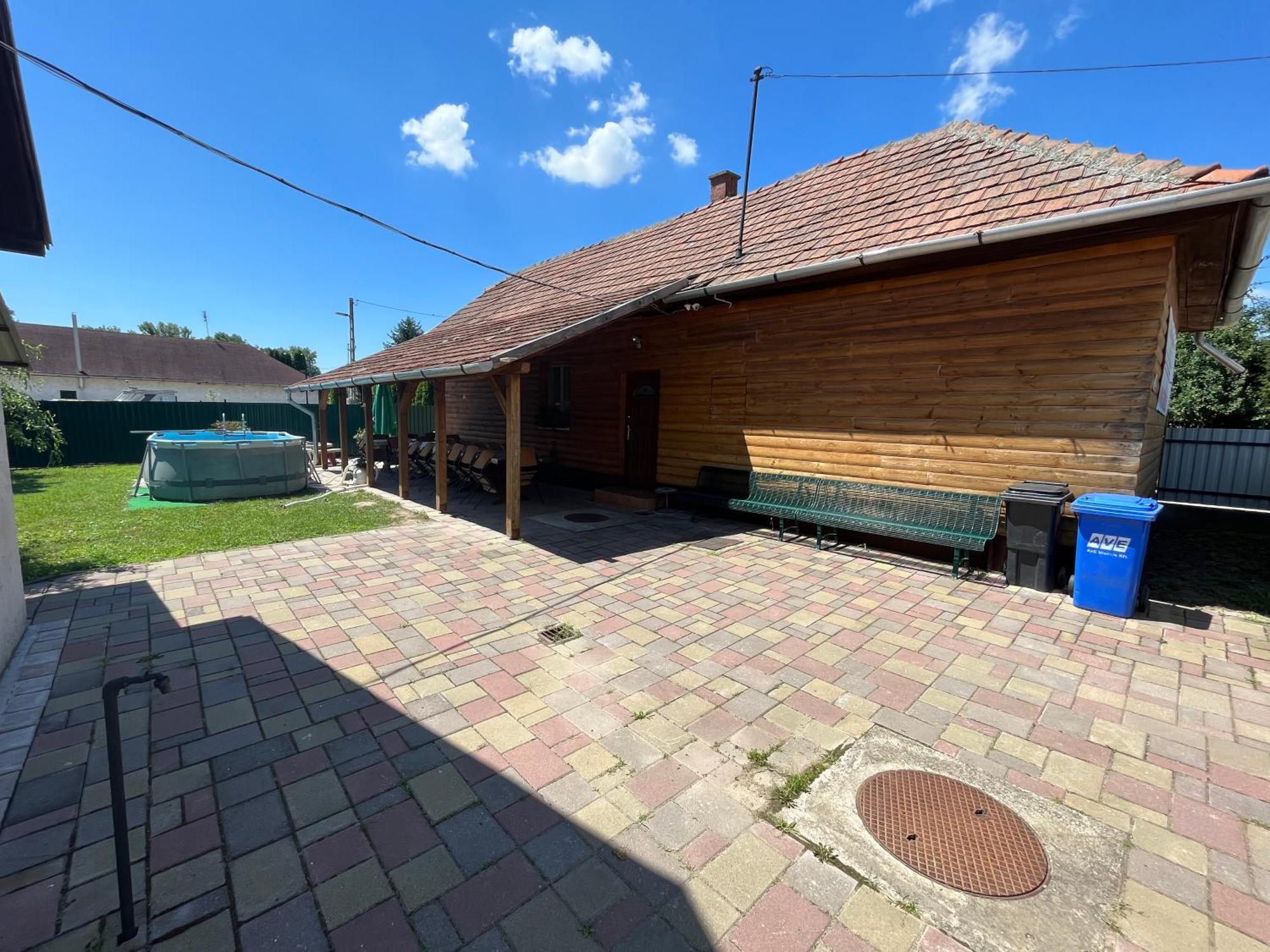 Tiszavirag Apartman Tiszakeszi Buitenkant foto