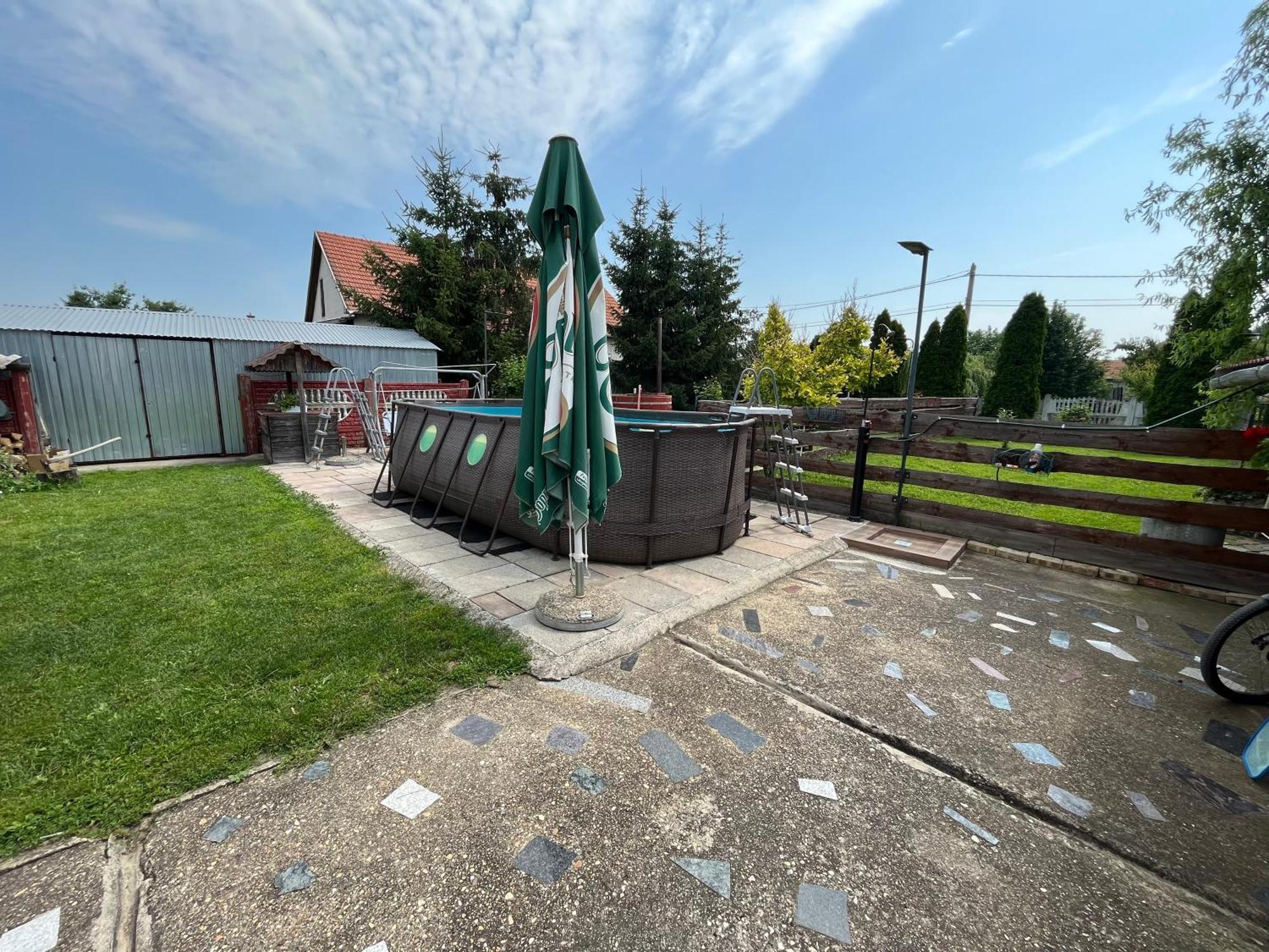 Tiszavirag Apartman Tiszakeszi Buitenkant foto